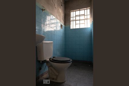 Casa à venda com 300m², 5 quartos e 4 vagas Casa à venda com 300m², 5 quartos e 4 vagasBanheiro 3