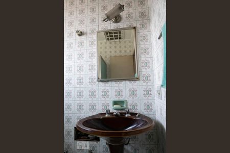 Casa à venda com 300m², 5 quartos e 4 vagas Casa à venda com 300m², 5 quartos e 4 vagasBanheiro 1