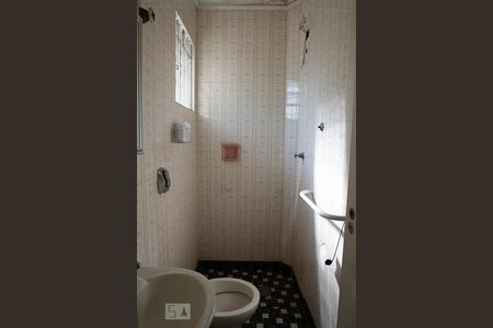 Casa à venda com 300m², 5 quartos e 4 vagas Casa à venda com 300m², 5 quartos e 4 vagasBanheiro 2