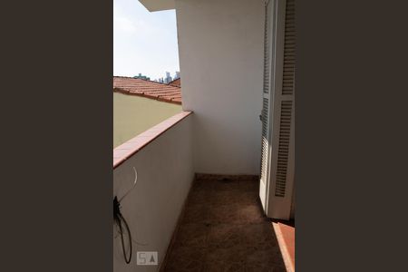 Casa à venda com 300m², 5 quartos e 4 vagas Casa à venda com 300m², 5 quartos e 4 vagasQuarto 3 varanda