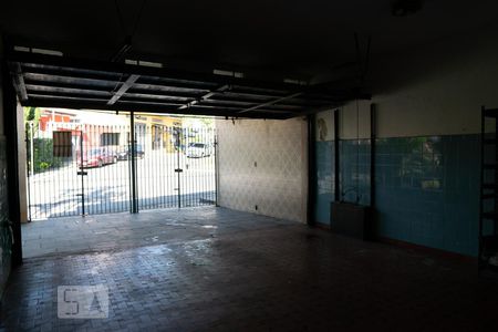 Casa à venda com 300m², 5 quartos e 4 vagas Casa à venda com 300m², 5 quartos e 4 vagasGaragem