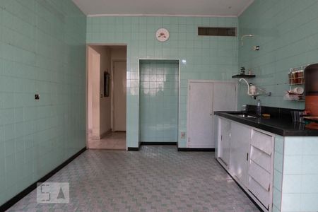 Casa à venda com 300m², 5 quartos e 4 vagas Casa à venda com 300m², 5 quartos e 4 vagasCozinha 1