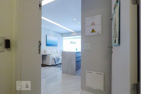 Entrada de apartamento para alugar com 2 quartos, 74m² em Aclimação, São Paulo
