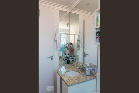 Apartamento à venda com 82m², 2 quartos e 2 vagas Apartamento à venda com 82m², 2 quartos e 2 vagasBanheiro da Suíte 2