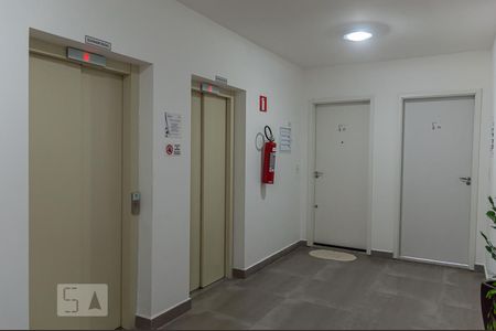 Apartamento à venda com 82m², 2 quartos e 2 vagas Apartamento à venda com 82m², 2 quartos e 2 vagasHall de Entrada