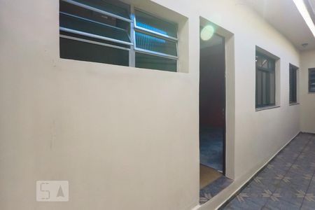 Casa à venda com 70m², 1 quarto e 1 vagaEntrada 