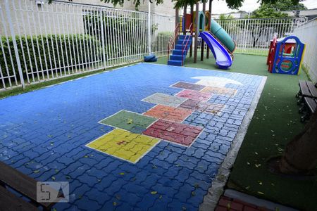 Apartamento à venda com 50m², 2 quartos e sem vagaÁrea Comum - Playground