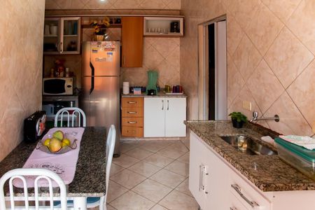 Casa à venda com 125m², 5 quartos e 3 vagas Casa à venda com 125m², 5 quartos e 3 vagasCasa 2 - Cozinha