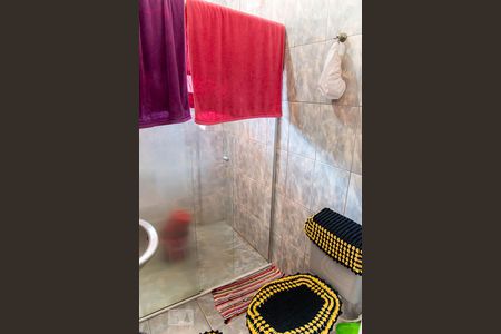 Casa à venda com 125m², 5 quartos e 3 vagas Casa à venda com 125m², 5 quartos e 3 vagasCasa 2 - Banheiro