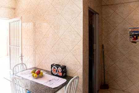 Casa à venda com 125m², 5 quartos e 3 vagas Casa à venda com 125m², 5 quartos e 3 vagasCasa 2 - Cozinha