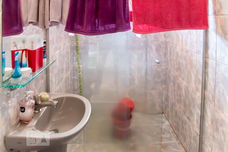 Casa à venda com 125m², 5 quartos e 3 vagas Casa à venda com 125m², 5 quartos e 3 vagasCasa 2 - Banheiro