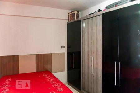 Casa à venda com 125m², 5 quartos e 3 vagas Casa à venda com 125m², 5 quartos e 3 vagasCasa 2 - Quarto