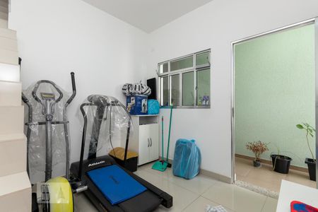 Casa à venda com 235m², 5 quartos e 2 vagas Casa à venda com 235m², 5 quartos e 2 vagasSala casa 2