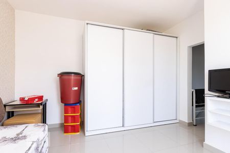 Casa à venda com 235m², 5 quartos e 2 vagas Casa à venda com 235m², 5 quartos e 2 vagasQuarto 2