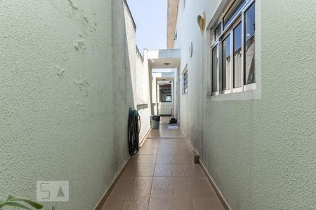 Casa à venda com 235m², 5 quartos e 2 vagas Casa à venda com 235m², 5 quartos e 2 vagasCorredor externo