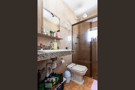 Casa à venda com 235m², 5 quartos e 2 vagas Casa à venda com 235m², 5 quartos e 2 vagasBanheiro 1