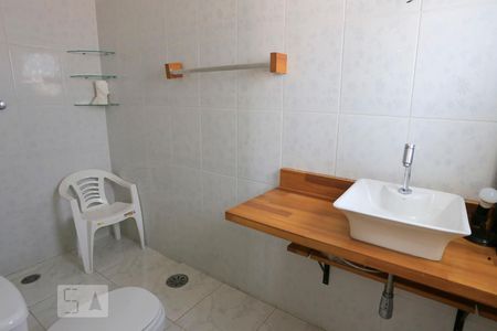 Casa à venda com 145m², 3 quartos e 2 vagasBanheiro da Suíte