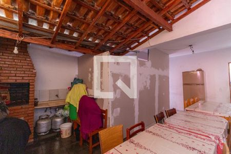 Casa à venda com 175m², 5 quartos e 5 vagas Casa à venda com 175m², 5 quartos e 5 vagasChurrasqueira