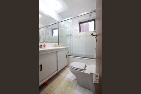 Apartamento à venda com 290m², 4 quartos e 5 vagasBanheiro da suíte 2