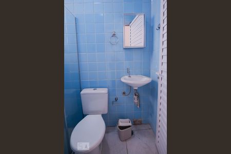 Casa à venda com 150m², 4 quartos e sem vaga Casa à venda com 150m², 4 quartos e sem vagaBanheiro 2