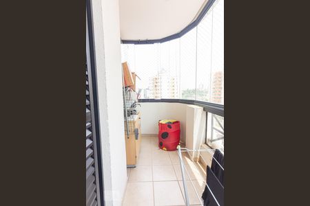 Apartamento à venda com 120m², 3 quartos e 3 vagasVaranda