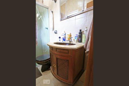 Casa à venda com 180m², 3 quartos e 2 vagasBanheiro da Suíte