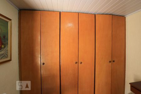 Casa à venda com 180m², 3 quartos e 2 vagasQuarto de Serviço