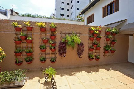 Casa à venda com 180m², 3 quartos e 2 vagasQuintal