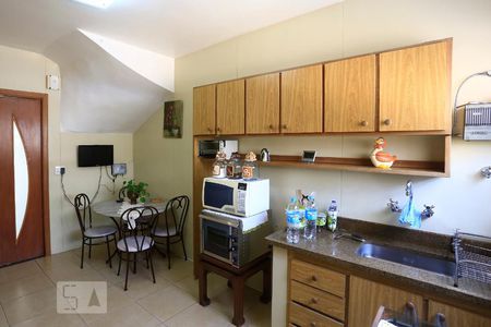 Casa à venda com 180m², 3 quartos e 2 vagasCozinha