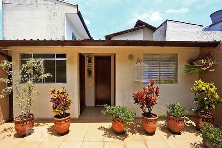 Casa à venda com 180m², 3 quartos e 2 vagasQuintal