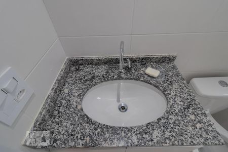 Banheiro de apartamento para alugar com 2 quartos, 45m² em Limão, São Paulo