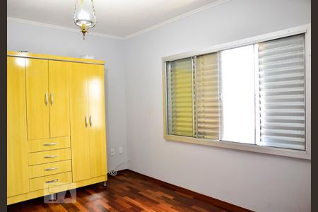 Casa à venda com 235m², 3 quartos e 2 vagas Casa à venda com 235m², 3 quartos e 2 vagasQuarto 2 Janela