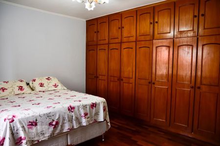 Casa à venda com 235m², 3 quartos e 2 vagas Casa à venda com 235m², 3 quartos e 2 vagasQuarto 1 Guarda roupa casal