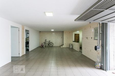 Casa à venda com 250m², 3 quartos e 8 vagasGaragem