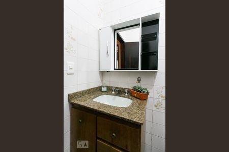 Casa à venda com 250m², 3 quartos e 8 vagasBanheiro da Suíte