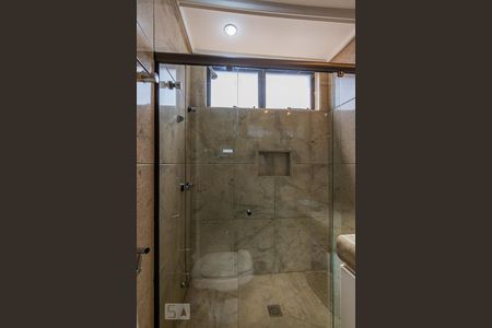 Apartamento à venda com 400m², 4 quartos e 5 vagasChuveiro Banheiro Social 