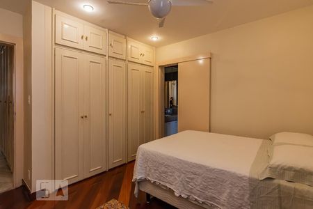 Apartamento à venda com 400m², 4 quartos e 5 vagasQuarto 3 Suíte