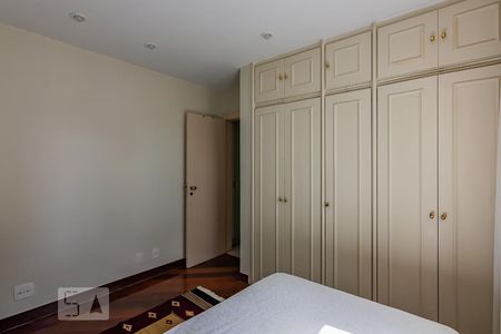 Apartamento à venda com 400m², 4 quartos e 5 vagasQuarto 2