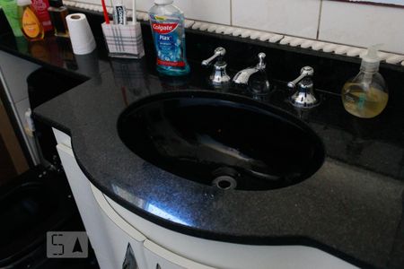 Apartamento à venda com 78m², 3 quartos e 1 vaga Apartamento à venda com 78m², 3 quartos e 1 vagaBanheiro