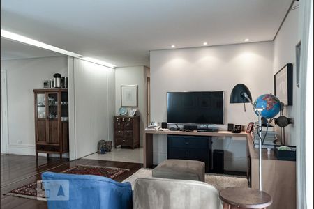 Sala de apartamento à venda com 3 quartos, 140m² em Moema, São Paulo