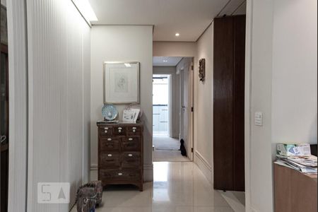 Hall entrada de apartamento à venda com 3 quartos, 140m² em Moema, São Paulo