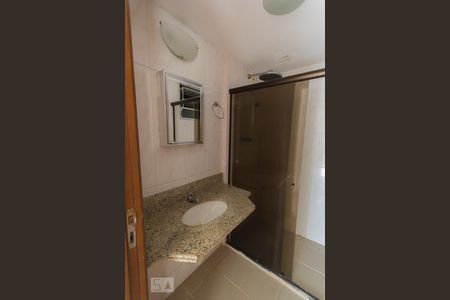 Banheiro Social de apartamento à venda com 3 quartos, 70m² em Pechincha, Rio de Janeiro