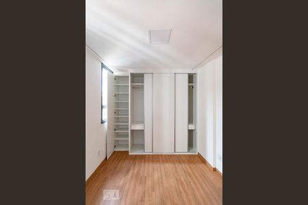 Suíte de apartamento para alugar com 2 quartos, 54m² em Funcionários, Belo Horizonte