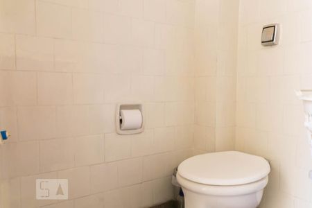 Casa à venda com 120m², 2 quartos e 2 vagas Casa à venda com 120m², 2 quartos e 2 vagasBanheiro de Serviço