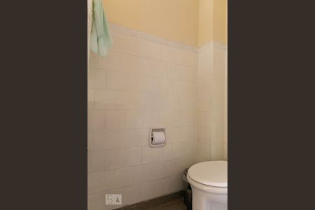 Casa à venda com 120m², 2 quartos e 2 vagas Casa à venda com 120m², 2 quartos e 2 vagasBanheiro de Serviço