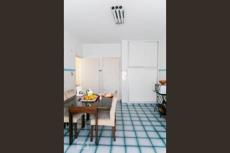 Casa à venda com 120m², 2 quartos e 2 vagas Casa à venda com 120m², 2 quartos e 2 vagasCozinha