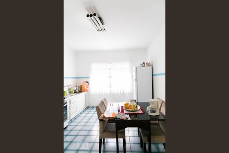 Casa à venda com 120m², 2 quartos e 2 vagas Casa à venda com 120m², 2 quartos e 2 vagasCozinha