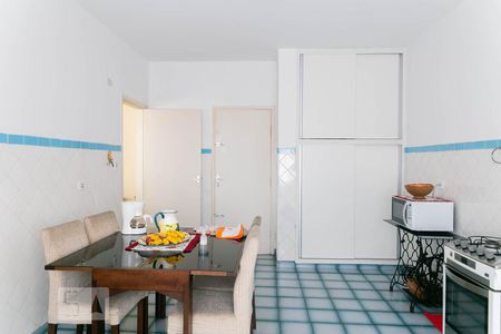 Casa à venda com 120m², 2 quartos e 2 vagas Casa à venda com 120m², 2 quartos e 2 vagasCozinha