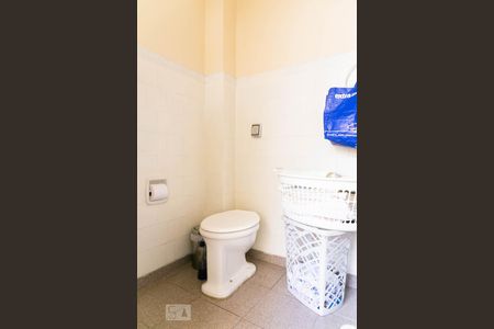 Casa à venda com 120m², 2 quartos e 2 vagas Casa à venda com 120m², 2 quartos e 2 vagasBanheiro de Serviço