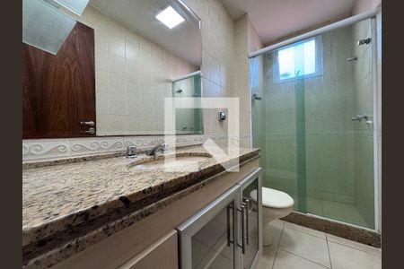 Apartamento à venda com 204m², 3 quartos e 3 vagasSuíte - Banheiro